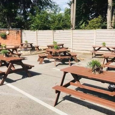 Precision edging work by Northwich painters