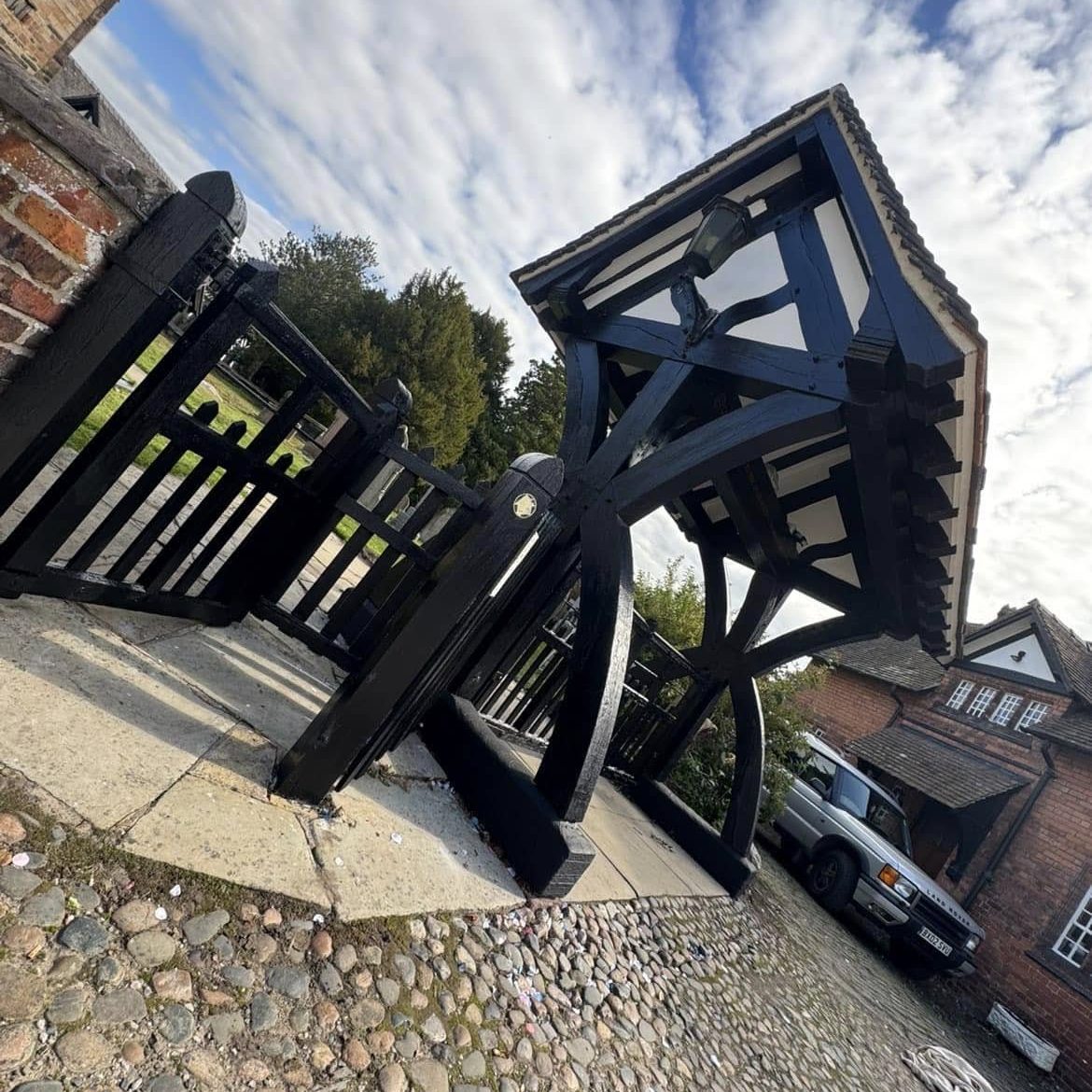 Traditional property decorating near Rudheath